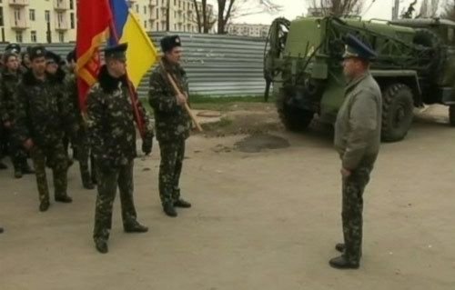 The breathtaking confrontation at the Ukrainian military base