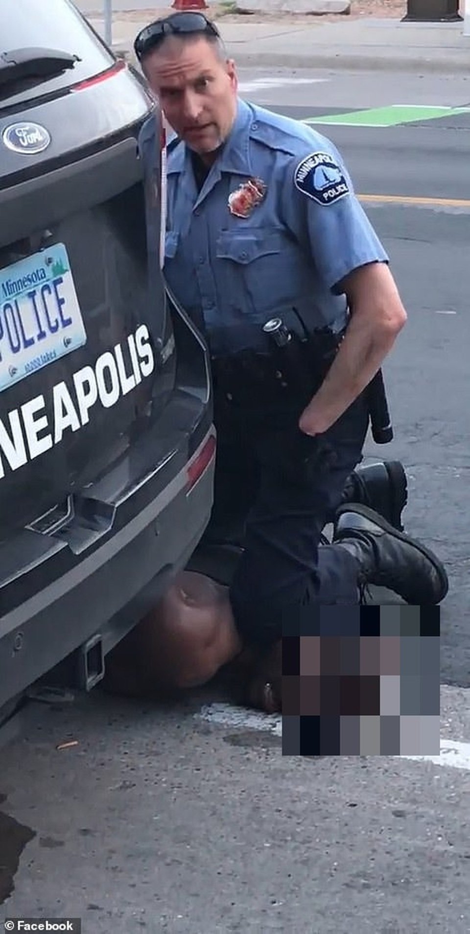 America: Shocking case of a black man dying after a police officer pressed his knee on his neck