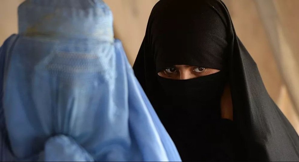 British special forces disguised themselves as women to deceive the Taliban to escape Afghanistan